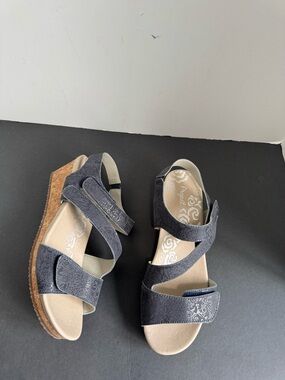NWOT Propet Women's Millie Espadrille Wedge Adjustable Sandal Navy. Size 9.5